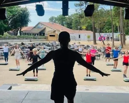 Mobil-home A Louer Dans Un **** Proche De La Et Foret