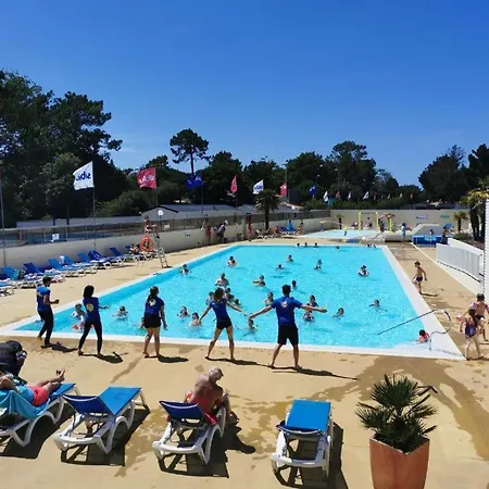 Parque de Campismo Mobil-home A Louer Dans Un **** Proche De La Et Foret