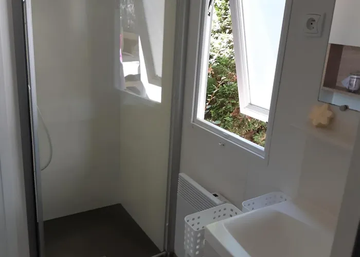 Mobil-home A Louer Dans Un **** Proche De La Et Foret مكان تخييم *