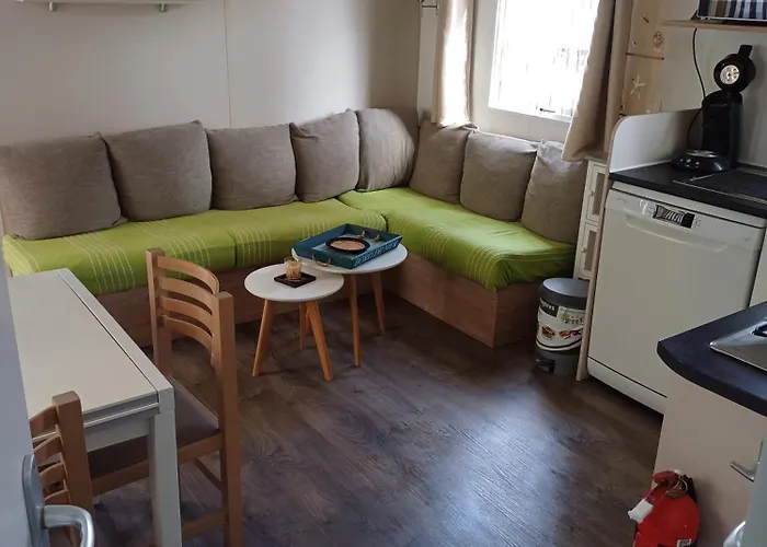 Mobil-home A Louer Dans Un **** Proche De La Et Foret مكان تخييم *