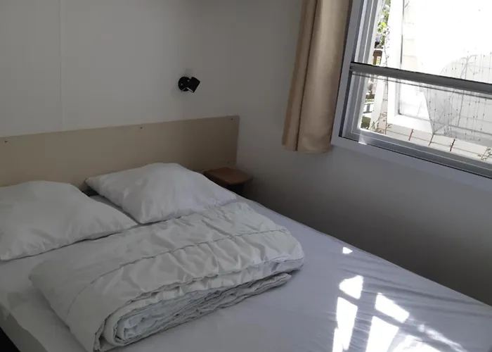 Mobil-home A Louer Dans Un **** Proche De La Et Foret *