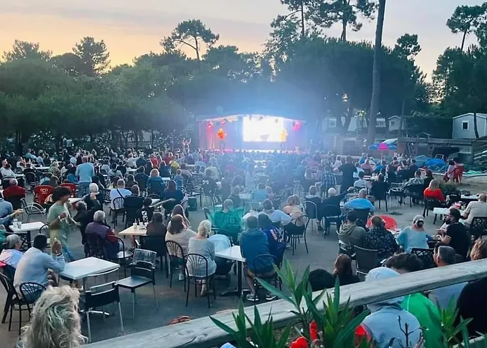 مكان تخييم Mobil-home A Louer Dans Un **** Proche De La Et Foret سان جان دي مونت